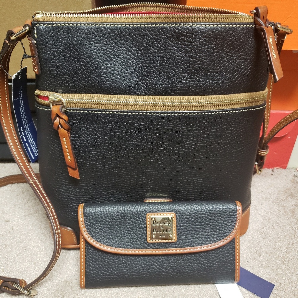 NEW!! Dooney & Bourke Crossbody with Wallet